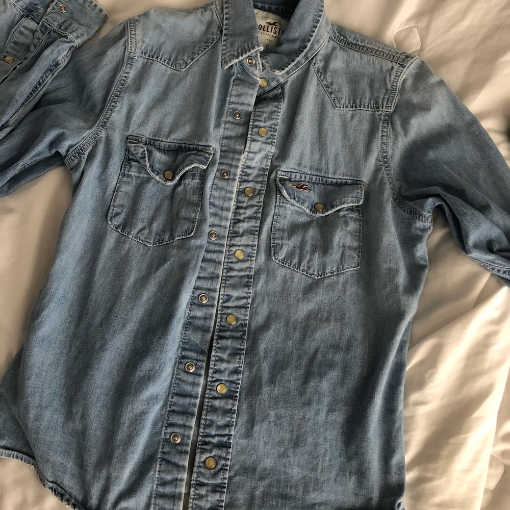 Hollister Button Up